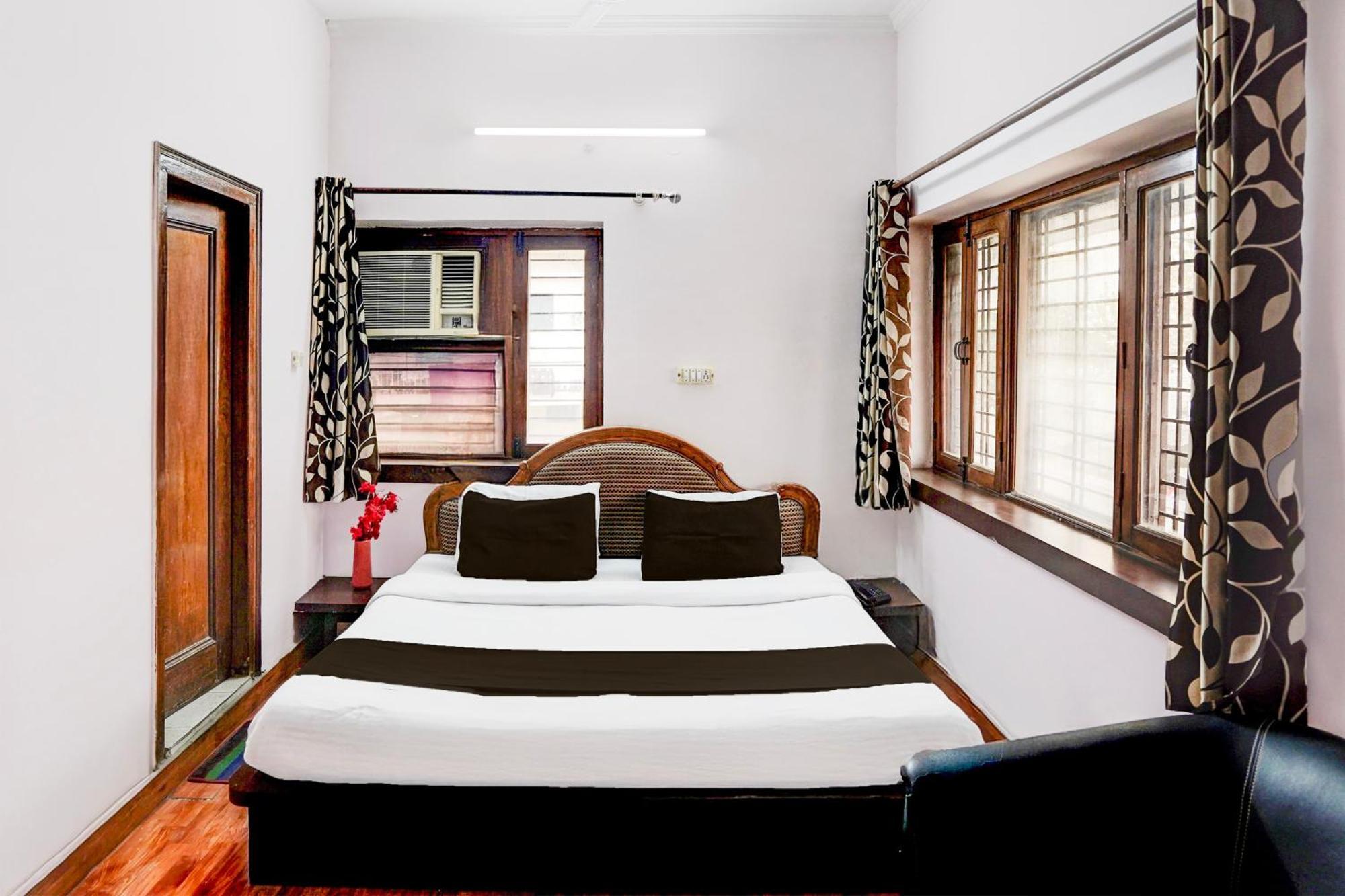 Super Hotel O Krishna Nagar Chowk Near Ongc เดห์ราดุน ภายนอก รูปภาพ