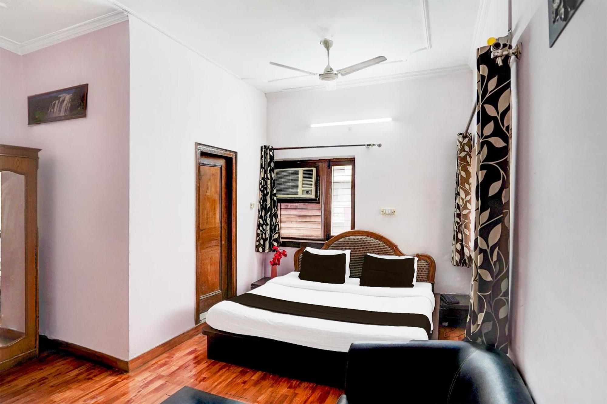 Super Hotel O Krishna Nagar Chowk Near Ongc เดห์ราดุน ภายนอก รูปภาพ